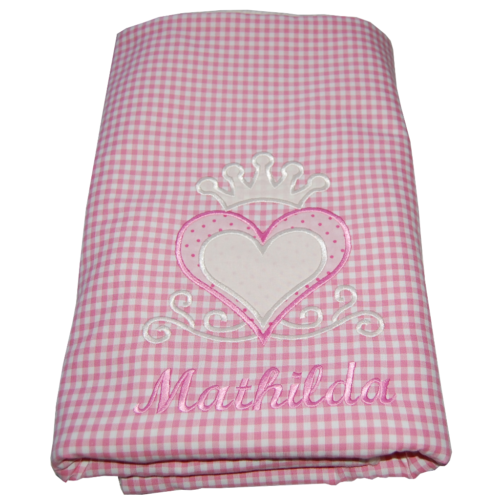 personalisierte Babydecke mit Herz-Krone, Namen in rosa-kariert von Lieblingsstücke 4330